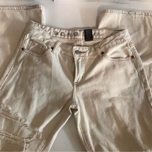 S.O.N.G. Size 7/28 Street Low Rise Jean With Rips Cream Jean. Preloved